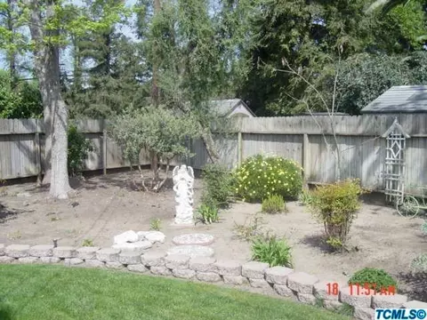 200 E Colonial Cir, Tulare, CA 93274 photo 14