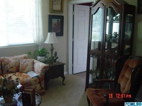200 E Colonial Cir, Tulare, CA 93274 photo 39