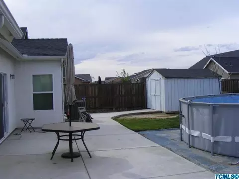 948 Avalon Dr, Lemoore, CA 93245 photo 11
