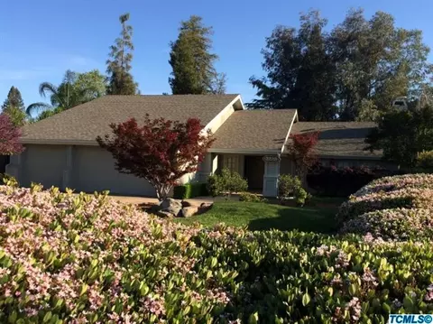 2223 E Harvard Ct, Visalia, CA 93292 photo 1