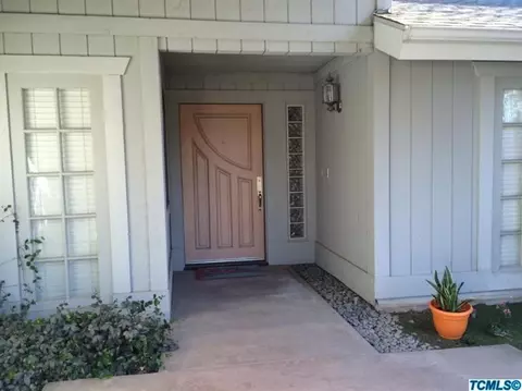 2223 E Harvard Ct, Visalia, CA 93292 photo 2