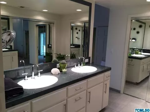 2223 E Harvard Ct, Visalia, CA 93292 photo 34