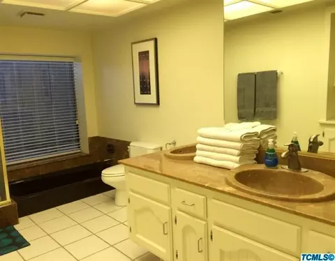 2223 E Harvard Ct, Visalia, CA 93292 photo 38
