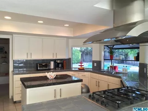 2223 E Harvard Ct, Visalia, CA 93292 photo 14