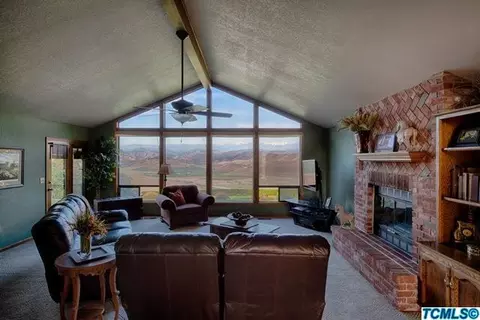 531 High Sierra, Exeter, CA 93221 photo 3