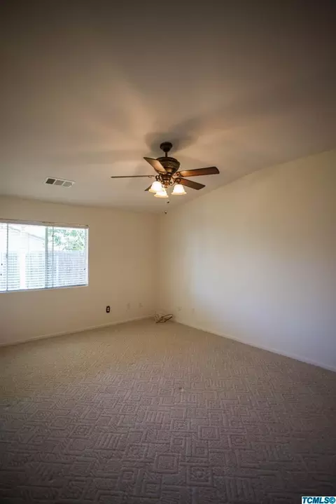 1819 E Mesa Ct, Visalia, CA 93292 photo 24