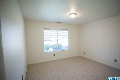 1819 E Mesa Ct, Visalia, CA 93292 photo 11