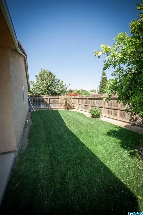 1819 E Mesa Ct, Visalia, CA 93292 photo 30