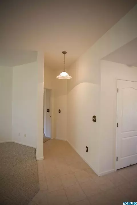 1819 E Mesa Ct, Visalia, CA 93292 photo 22