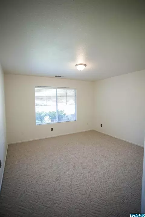 1819 E Mesa Ct, Visalia, CA 93292 photo 10