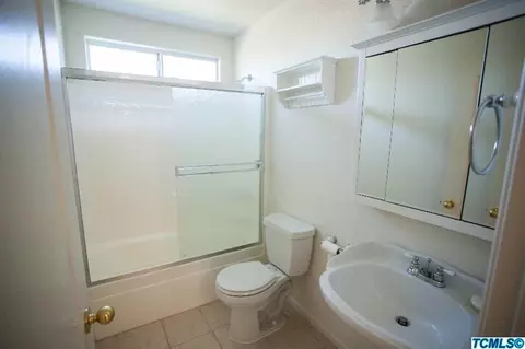 1819 E Mesa Ct, Visalia, CA 93292 photo 14