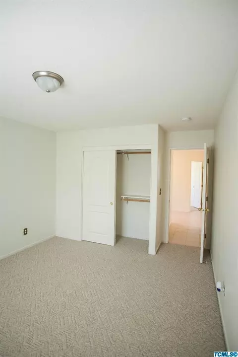 1819 E Mesa Ct, Visalia, CA 93292 photo 9