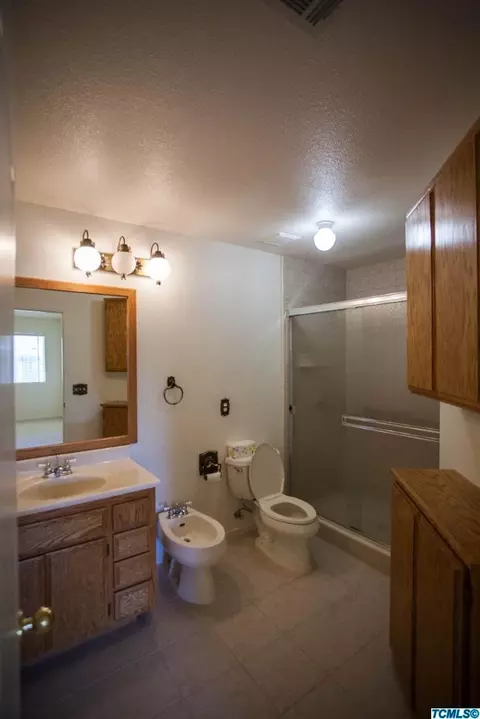 1819 E Mesa Ct, Visalia, CA 93292 photo 26