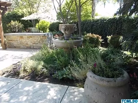 2633 E Feemster Ave, Visalia, CA 93292 photo 32