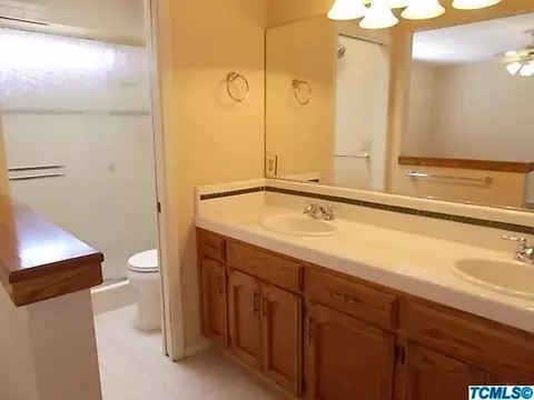 2633 E Feemster Ave, Visalia, CA 93292 photo 22