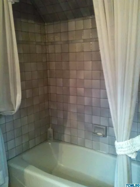 1012 E Rose, Visalia, CA 93292 photo 5