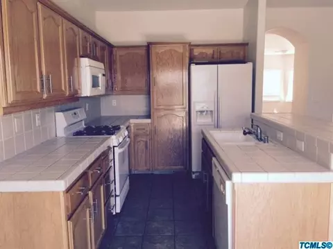 1093 Golf Ave, Lemoore, CA 93245 photo 11