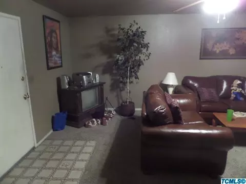 263 N D St, Tulare, CA 93274 photo 5