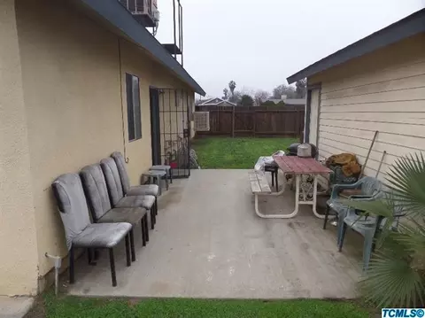 263 N D St, Tulare, CA 93274 photo 3