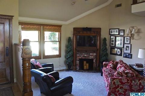 237 E Monte Vista Ave, Visalia, CA 93277 photo 8