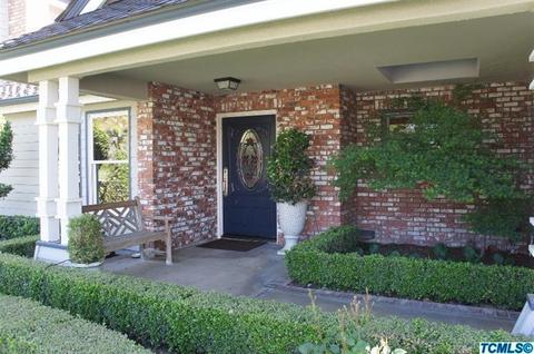 237 E Monte Vista Ave, Visalia, CA 93277 photo 2