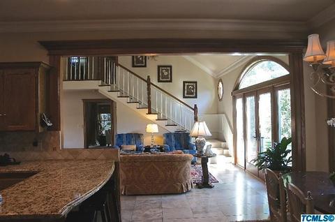 237 E Monte Vista Ave, Visalia, CA 93277 photo 5