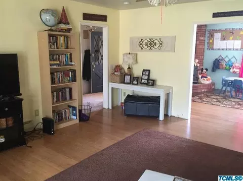 246 S Foothill Ave, Lindsay, CA 93247 photo 4