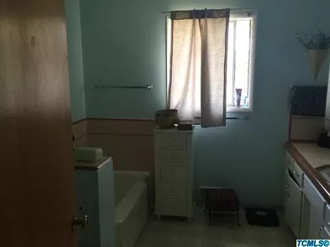 246 S Foothill Ave, Lindsay, CA 93247 photo 8