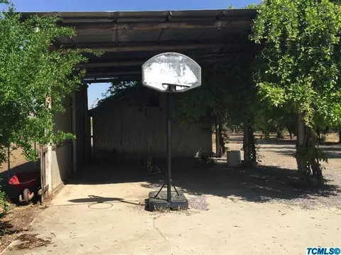 246 S Foothill Ave, Lindsay, CA 93247 photo 28