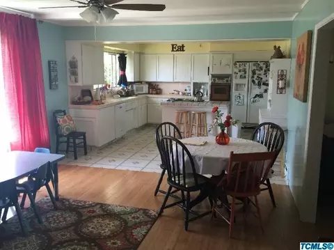 246 S Foothill Ave, Lindsay, CA 93247 photo 3