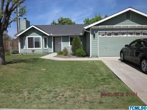 541 Davis St, Exeter, CA 93221 photo 1