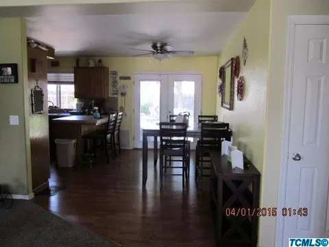 541 Davis St, Exeter, CA 93221 photo 4