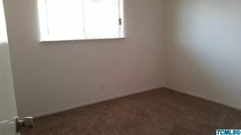 241 N Smith, Dinuba, CA 93618 photo 8