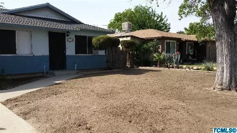 241 N Smith, Dinuba, CA 93618 photo 2