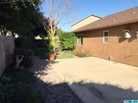 2339 E Chestnut Ct, Visalia, CA 93292 photo 17