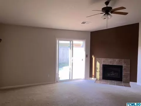 2339 E Chestnut Ct, Visalia, CA 93292 photo 4