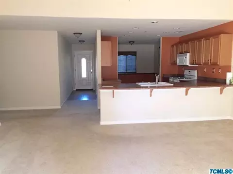 2339 E Chestnut Ct, Visalia, CA 93292 photo 5