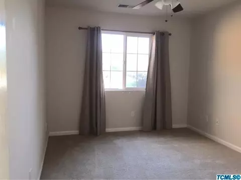 2339 E Chestnut Ct, Visalia, CA 93292 photo 8