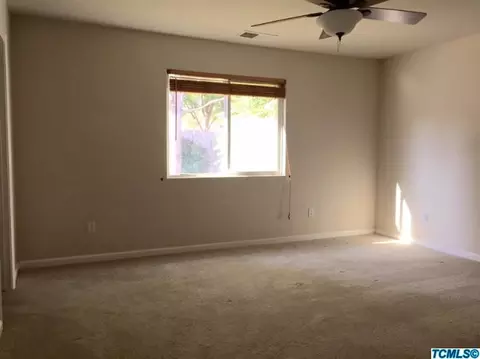 2339 E Chestnut Ct, Visalia, CA 93292 photo 11
