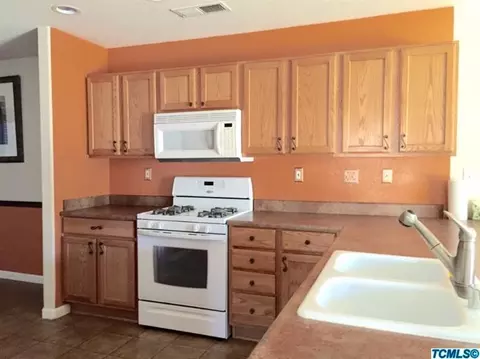 2339 E Chestnut Ct, Visalia, CA 93292 photo 6