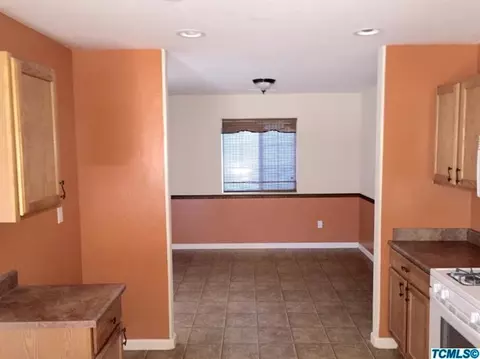 2339 E Chestnut Ct, Visalia, CA 93292 photo 7