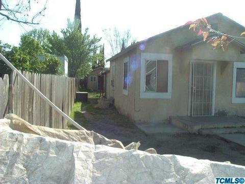 810 S Wright Way, Tulare, CA 93274 photo 2