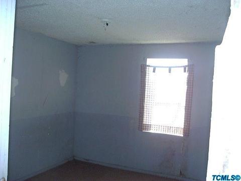810 S Wright Way, Tulare, CA 93274 photo 9