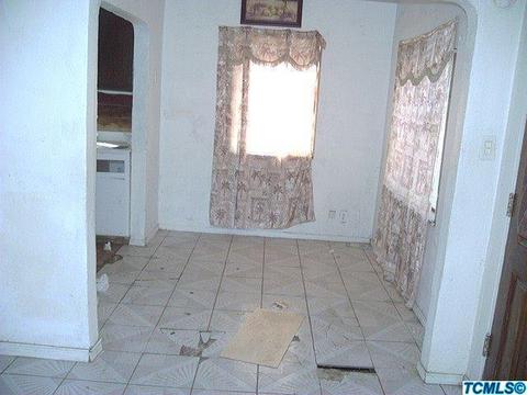 810 S Wright Way, Tulare, CA 93274 photo 8