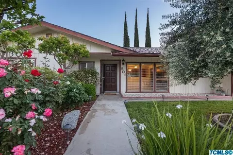 501 E Davis Dr, Dinuba, CA 93618 photo 2