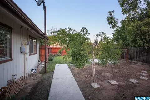 501 E Davis Dr, Dinuba, CA 93618 photo 32