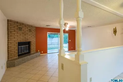 501 E Davis Dr, Dinuba, CA 93618 photo 5