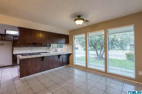 501 E Davis Dr, Dinuba, CA 93618 photo 9