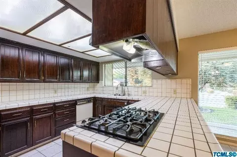 501 E Davis Dr, Dinuba, CA 93618 photo 10