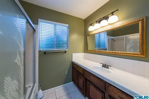 501 E Davis Dr, Dinuba, CA 93618 photo 21